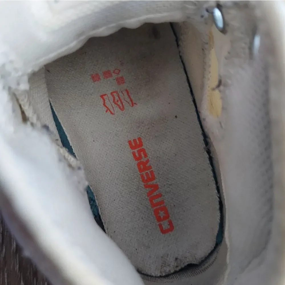 Converse stylish comfortable